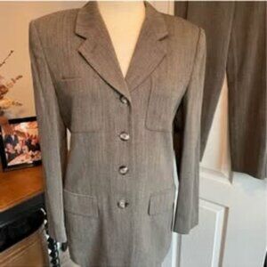 Jones New York Size 10. Vintage Pant Suit Brown. 2 pieces. Jacket & Trousers.